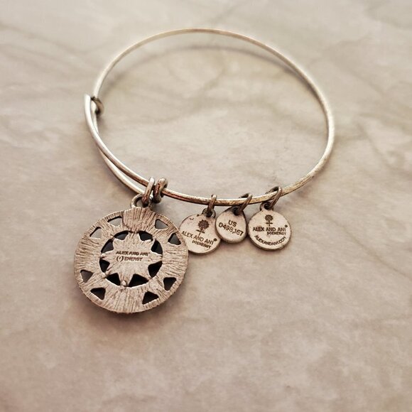 🧭 Alex and Ani Silver Compass Charm Adjustable Expandable Bracelet 🧭 - Picture 4 of 5